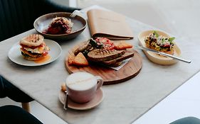 Hilton Surfers Paradise Hotel & Residences